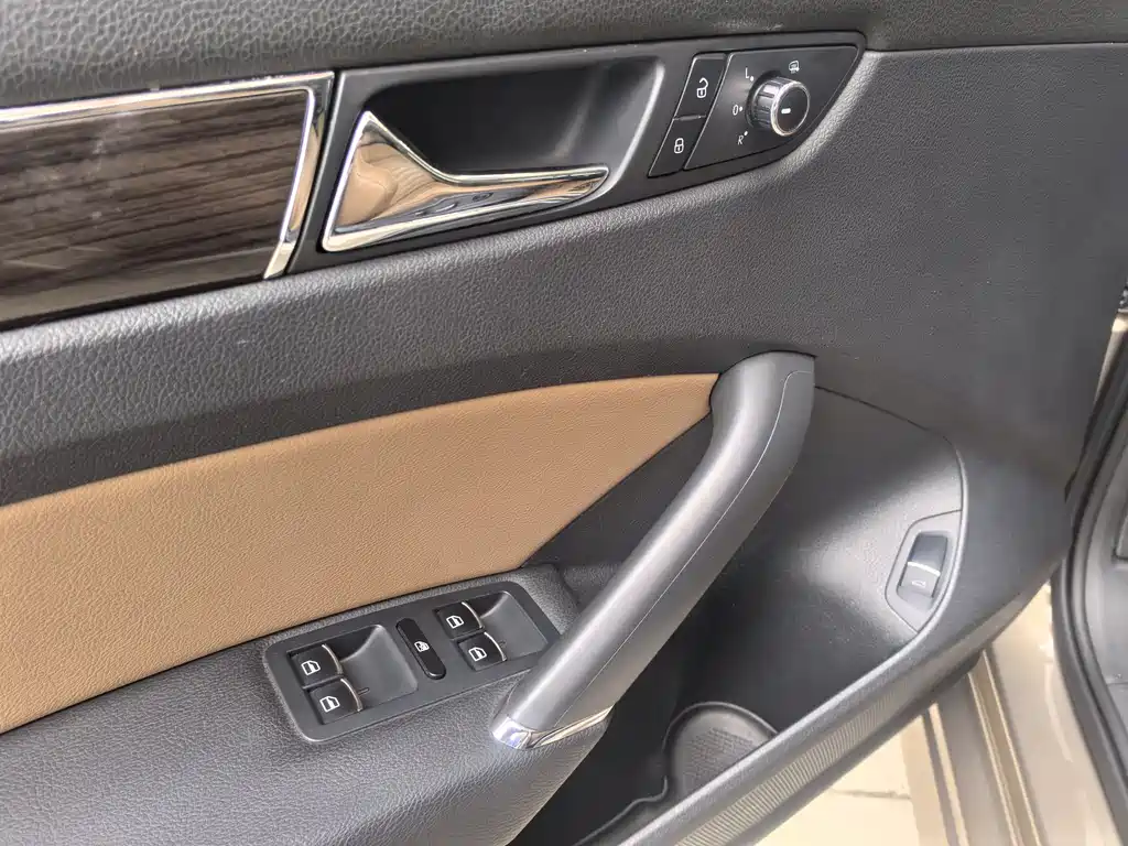 Volkswagen Passat 2015 — фото 12