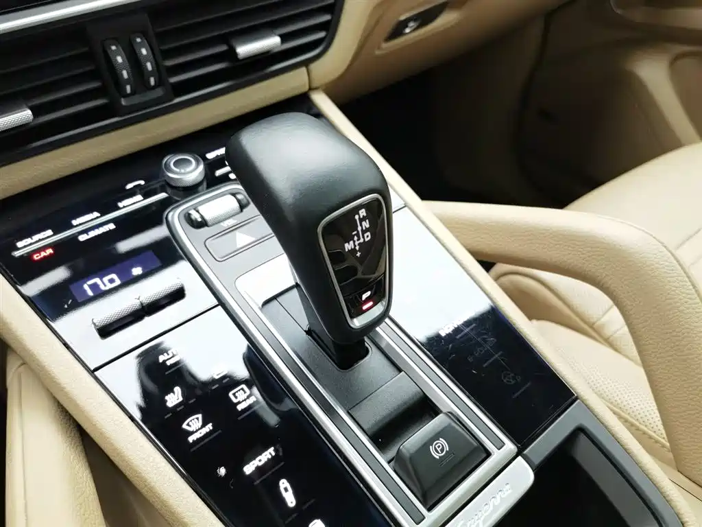 Porsche Cayenne 2018 — фото 13