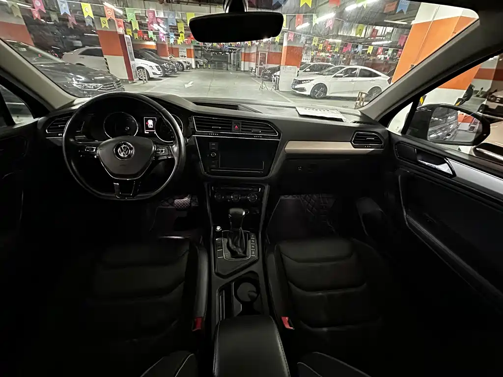 Volkswagen Tiguan L 2019 — фото 10