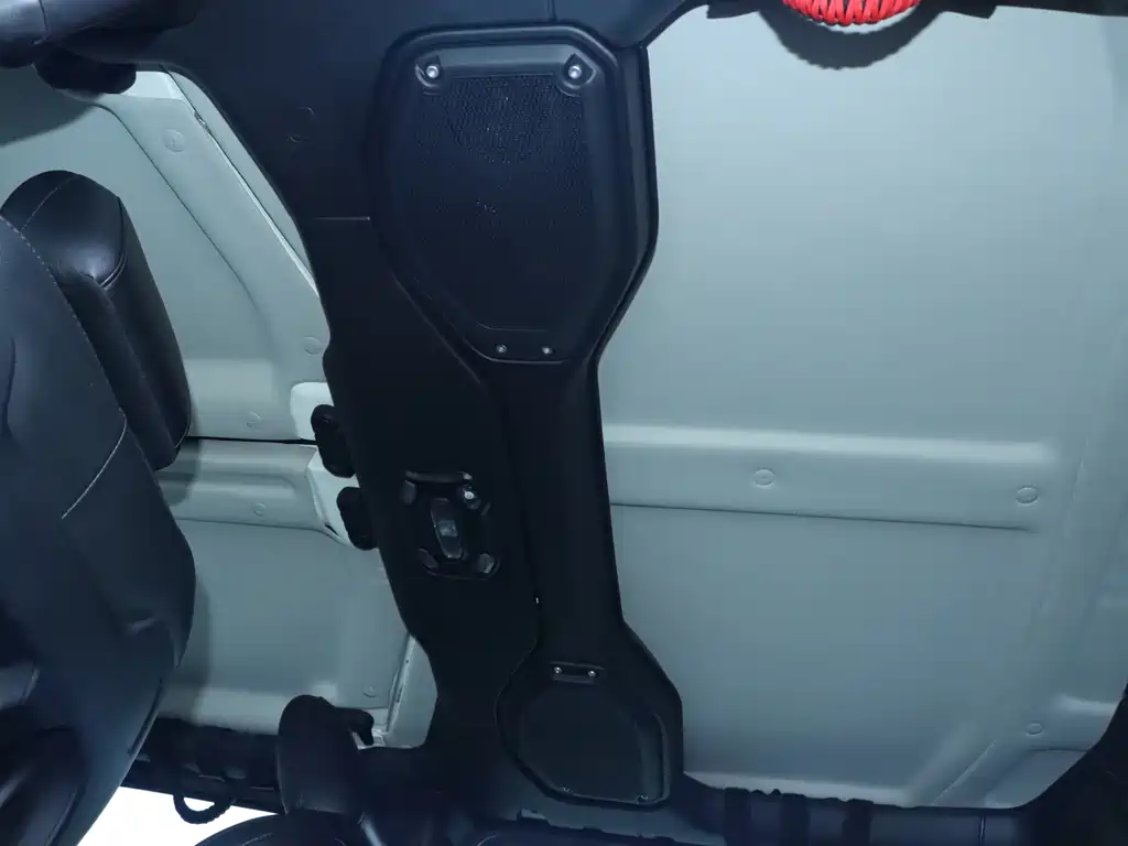 Jeep Wrangler 2023 — фото 15