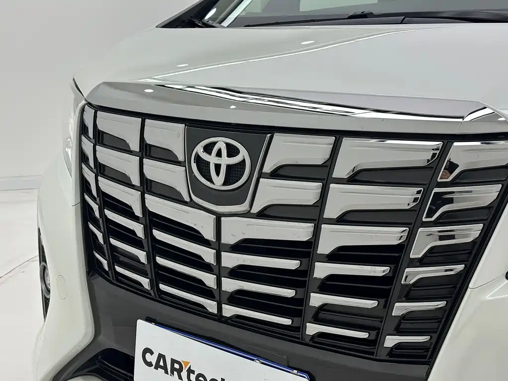 Toyota Alphard 2017 — фото 32