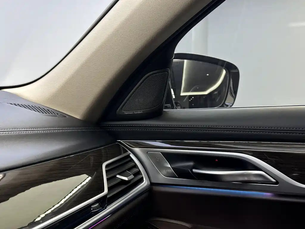 BMW 7 Series 2020 — фото 14