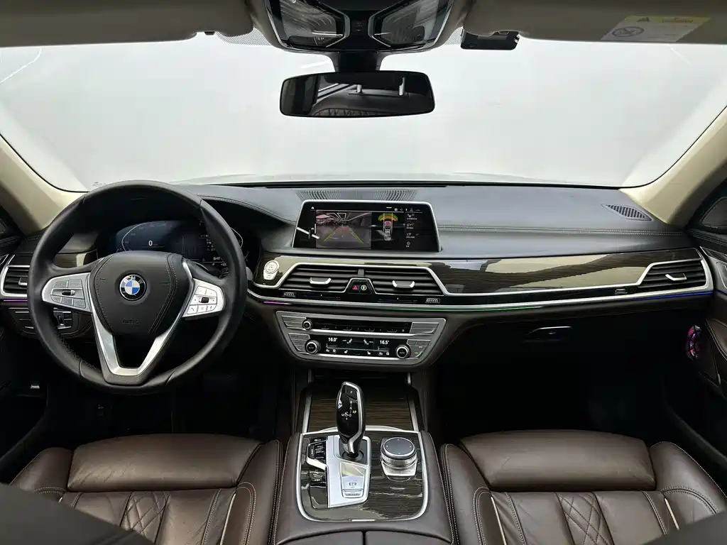 BMW 7 Series 2020 — фото 16