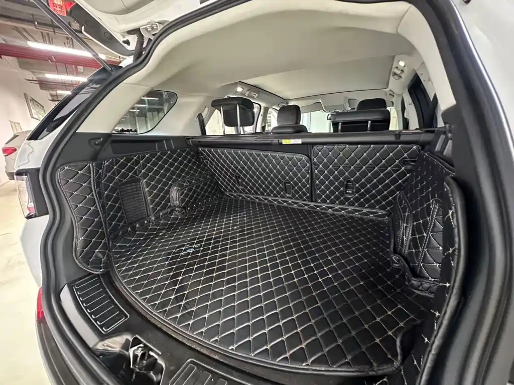 Land Rover Discovery Sport 2019 — фото 10