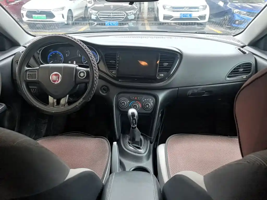Fiat Viaggio 2016 — фото 10