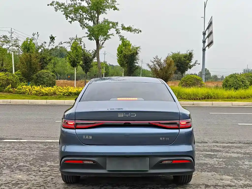 BYD Seal 05 DM-i 2025 — фото 8