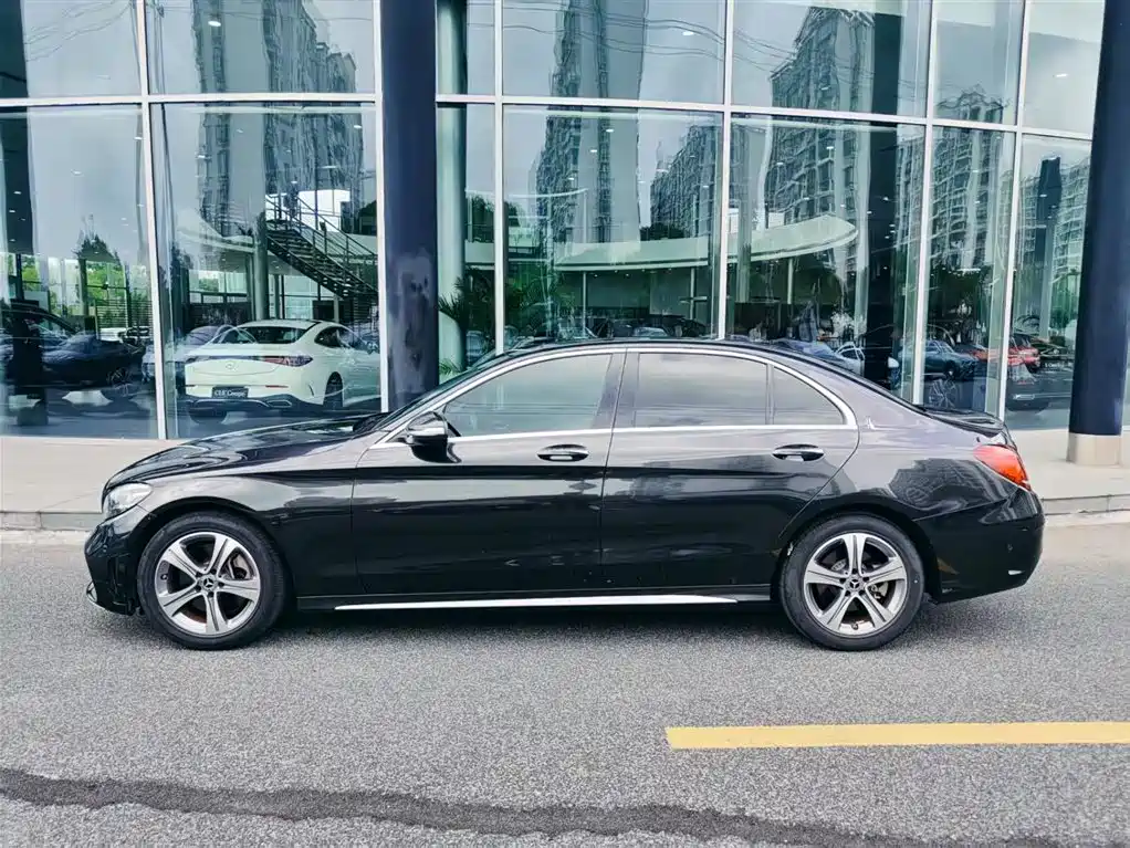 Mercedes-Benz C-Class 2020
