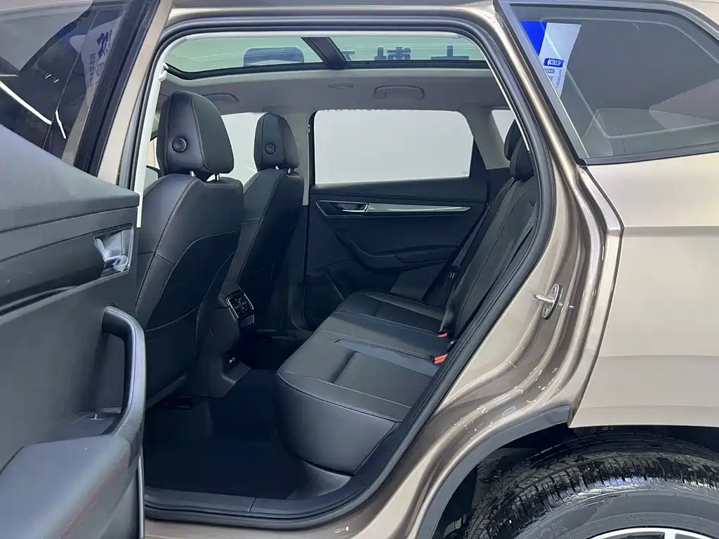 Skoda Karoq 2023 — фото 13