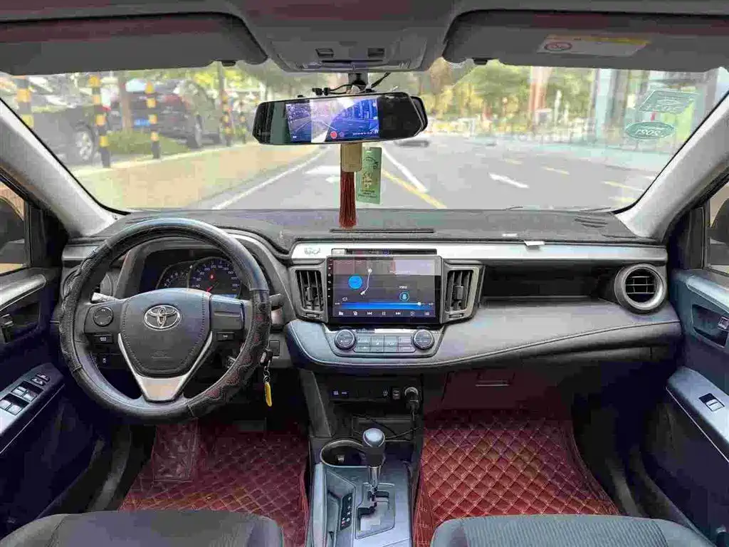 Toyota RAV4 2019 — фото 7