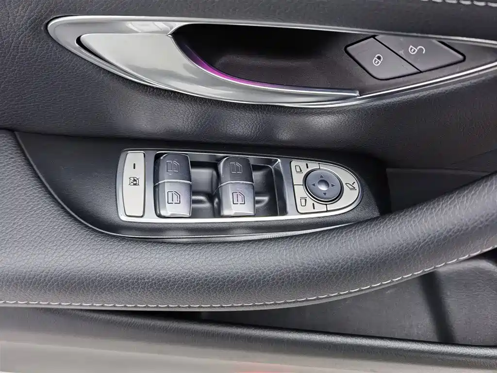 Mercedes-Benz E-Class 2019 — фото 9