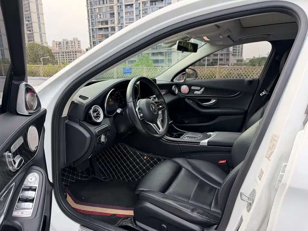 Mercedes-Benz C-Class 2019 — фото 4