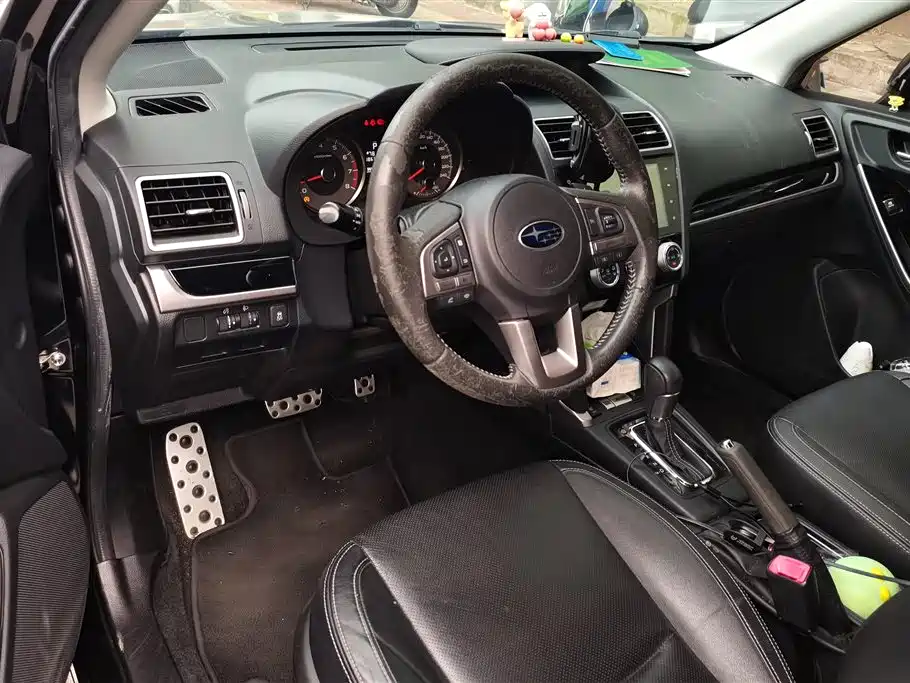 Subaru Forester 2017 — фото 9