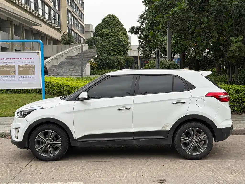 Hyundai ix25 2015