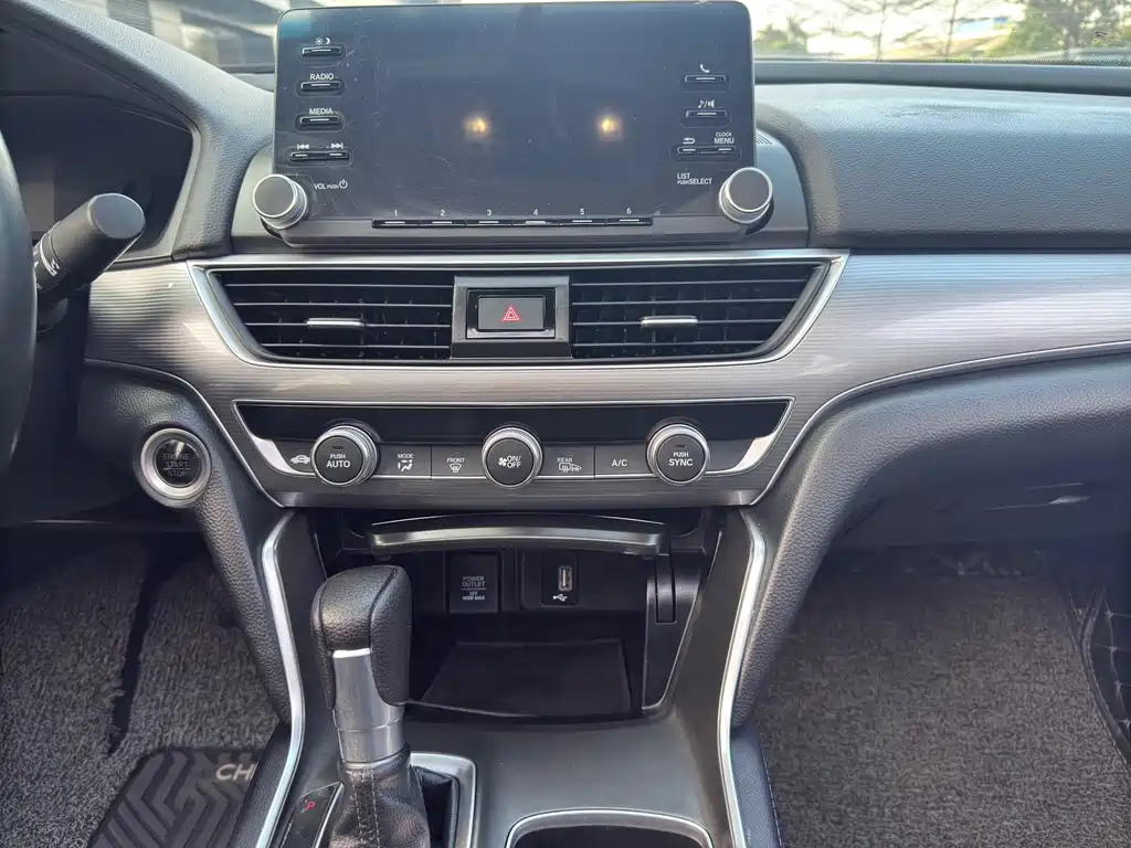 Honda Accord 2019 — фото 11