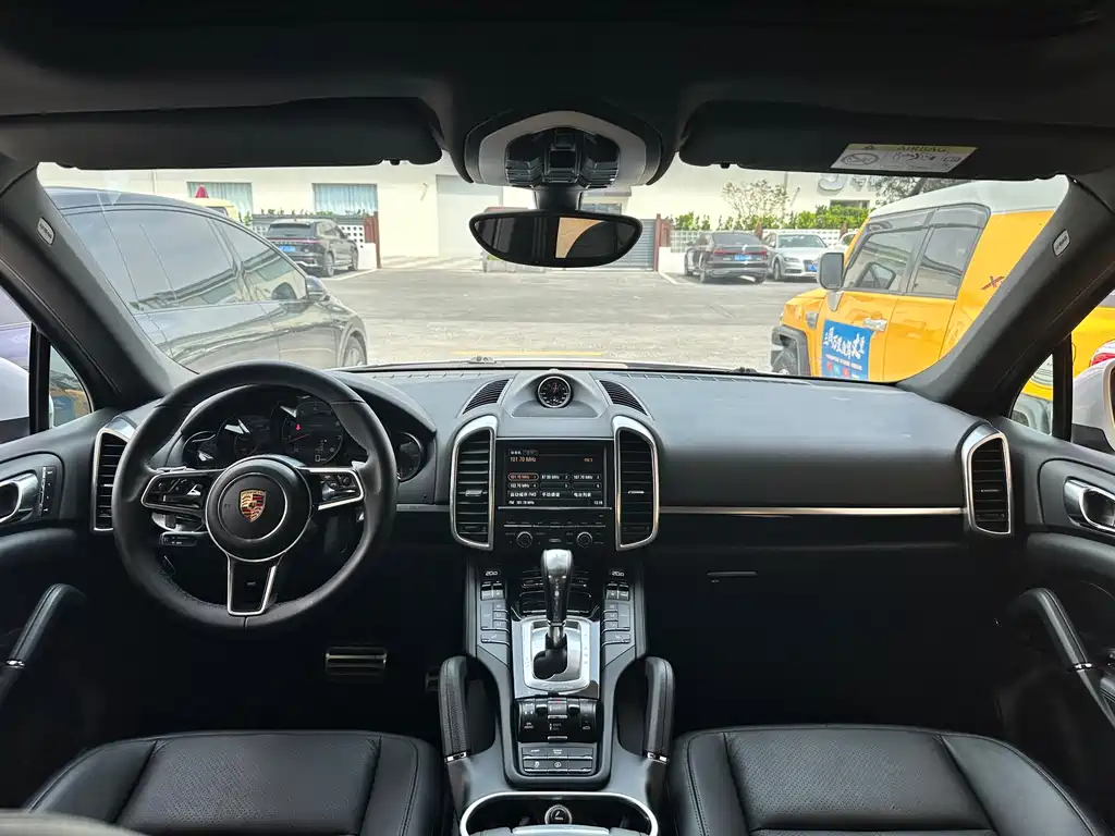 Porsche Cayenne 2015 — фото 22