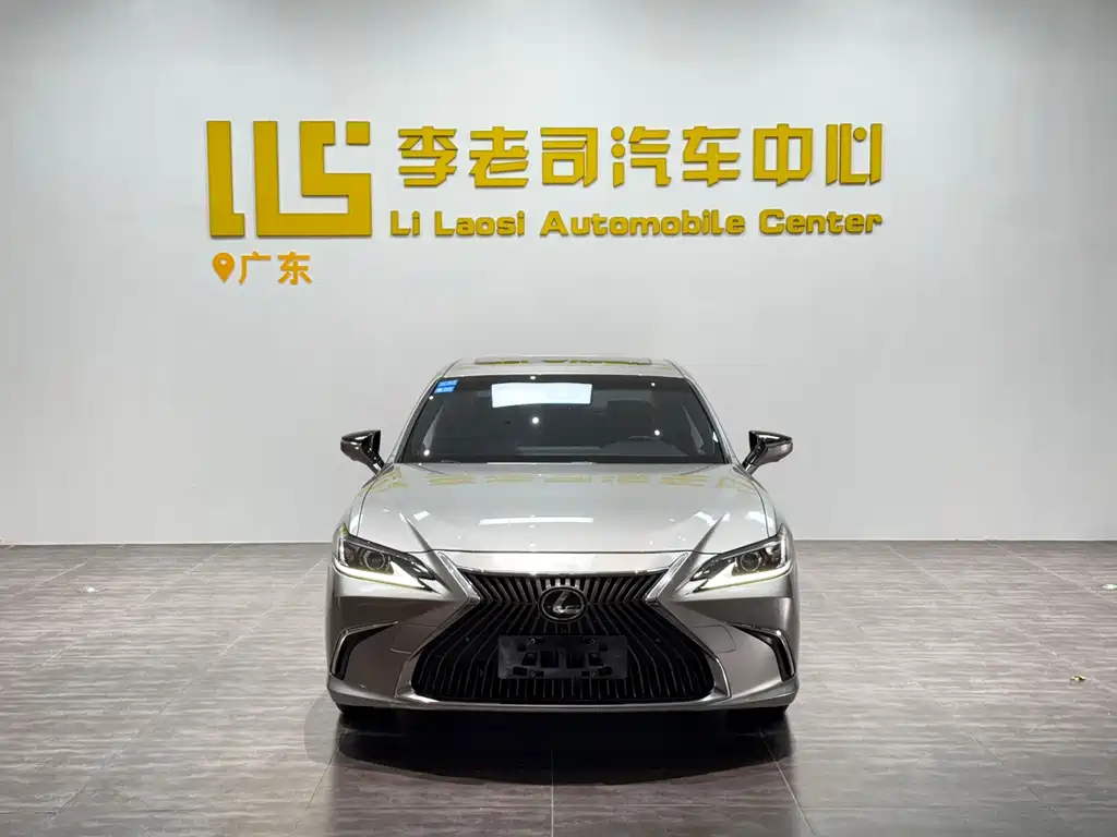 Lexus ES 2019 — фото 2
