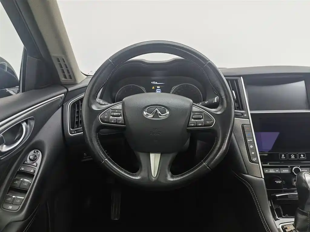 Infiniti Q50L 2017 — фото 11