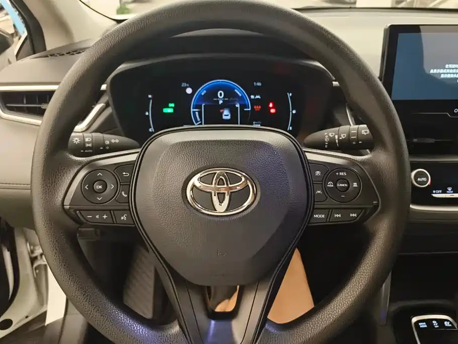 Toyota Corolla Cross 2025 — фото 15