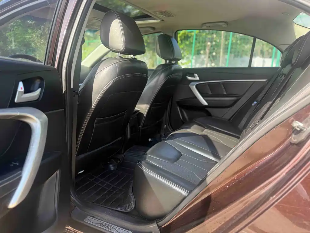 Geely Emgrand 2015