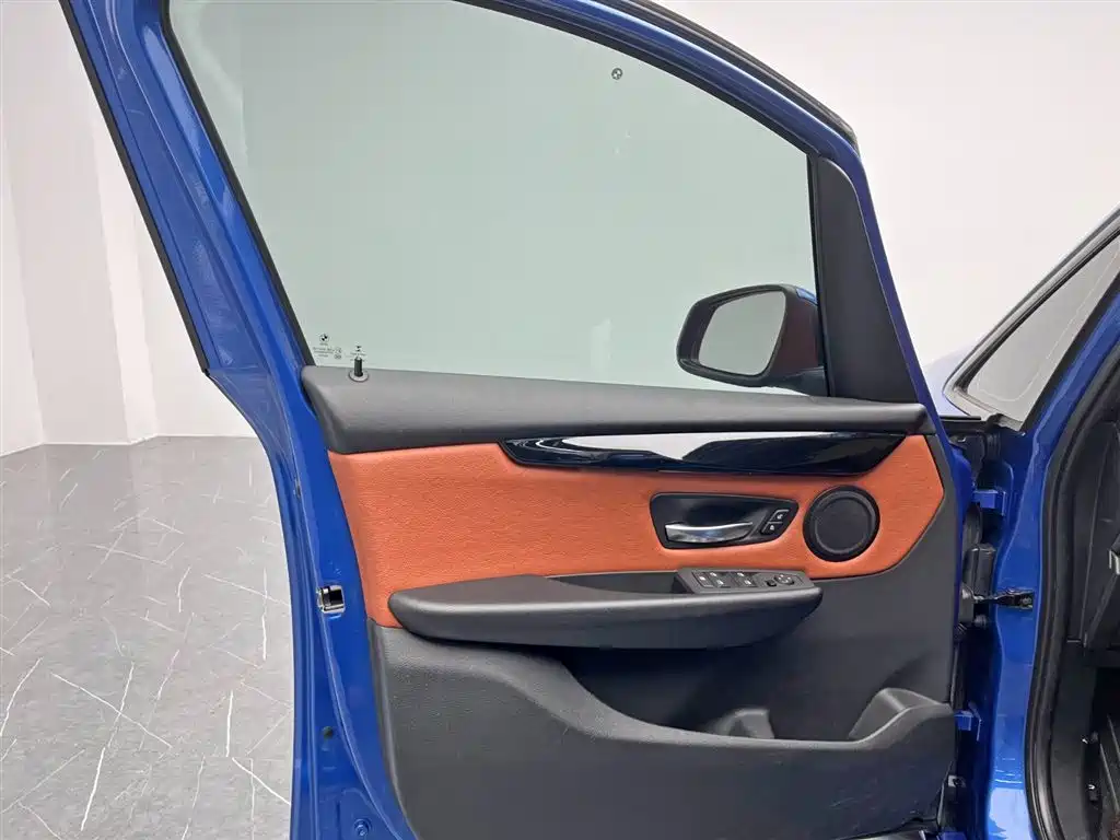 BMW 2 Series Station Wagon 2019 — фото 13