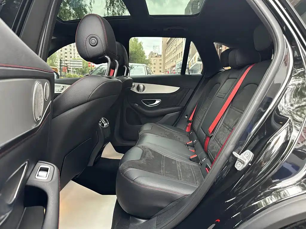 Mercedes-Benz GLC AMG 2018 — фото 27