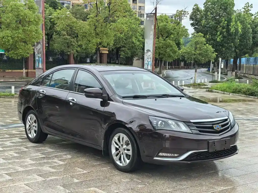 Geely Emgrand 2015 — фото 4