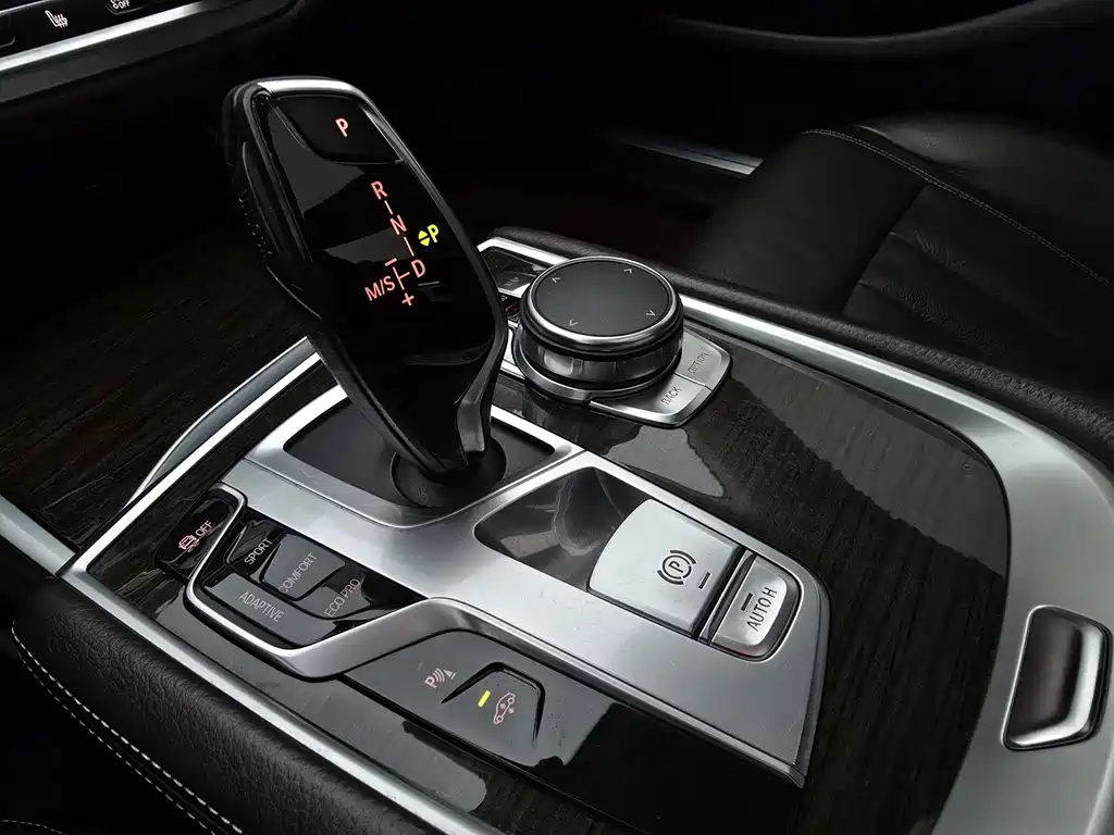 BMW 7 Series 2016 — фото 14