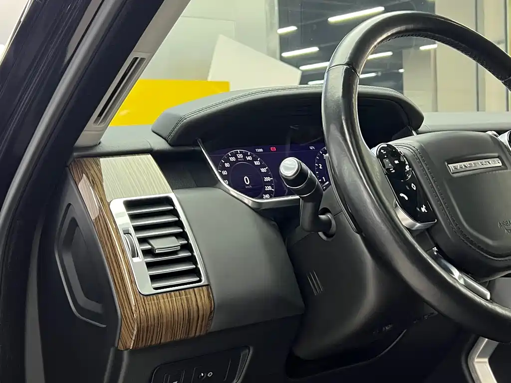 Land Rover Range Rover 2019 — фото 10