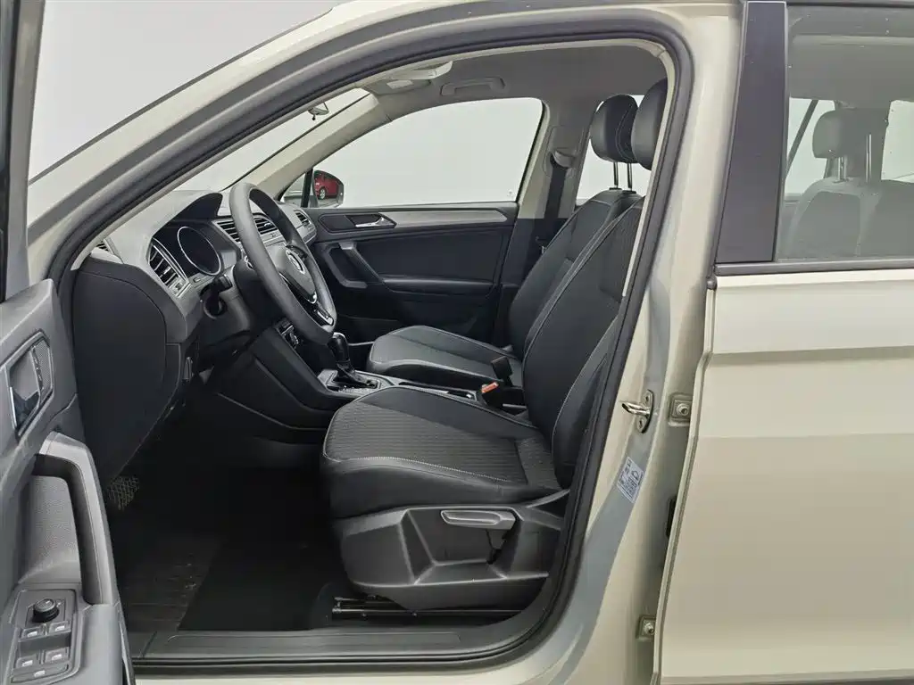Volkswagen Tiguan L 2018 — фото 10