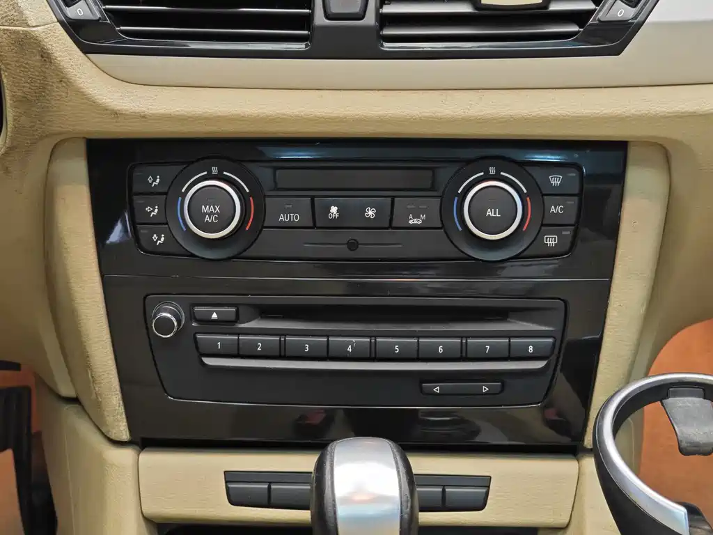 BMW X1 2013 — фото 16
