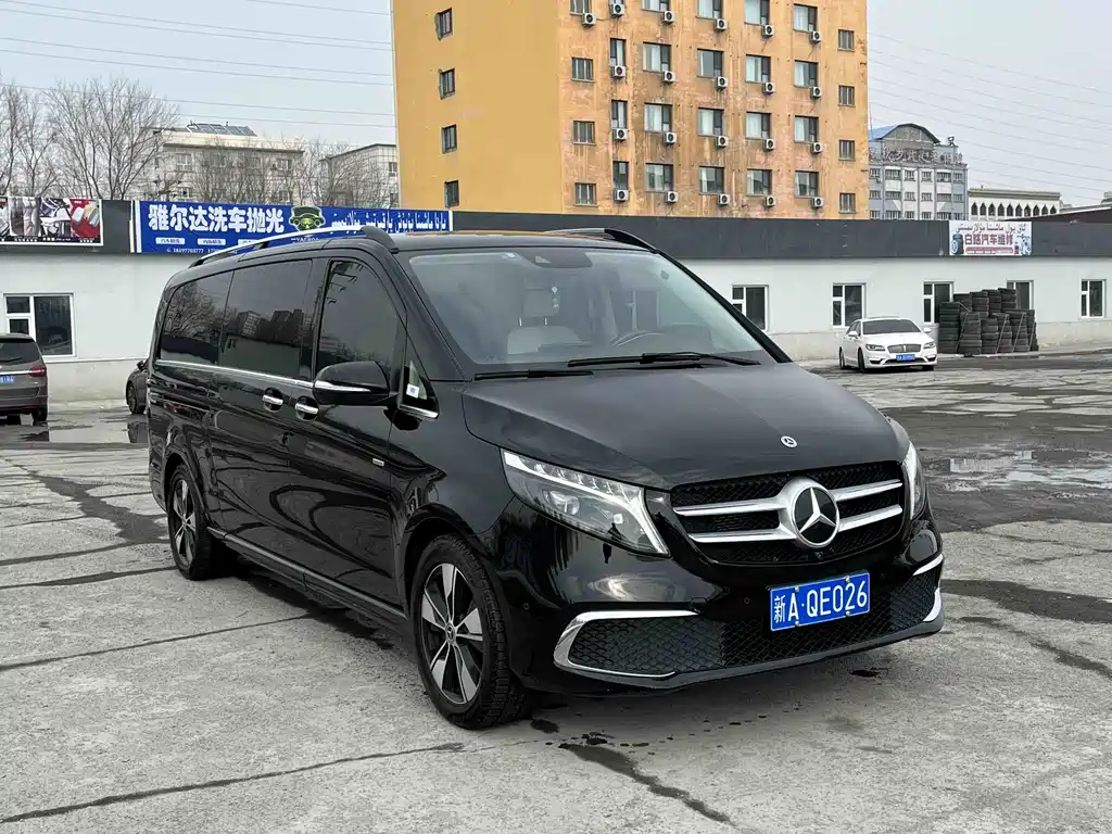 Mercedes-Benz V-Class 2023 — фото 4