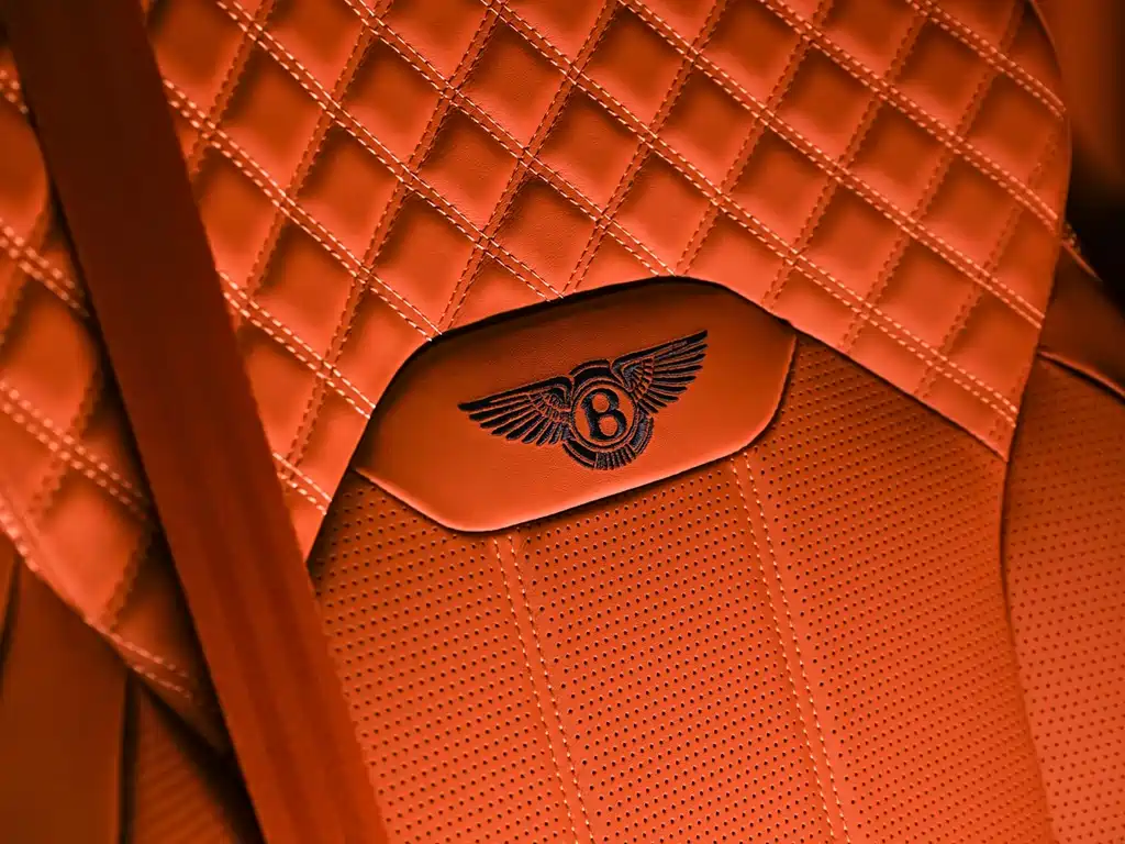Bentley Bentayga 2021 — фото 11