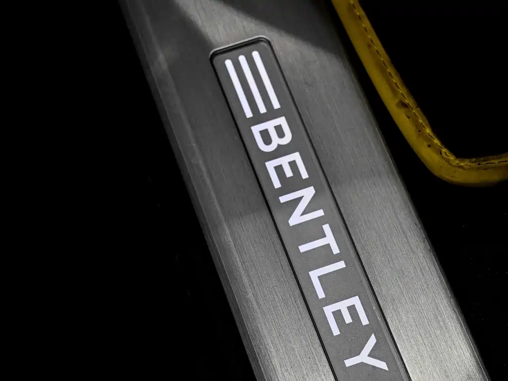 Bentley Bentayga 2021 — фото 27