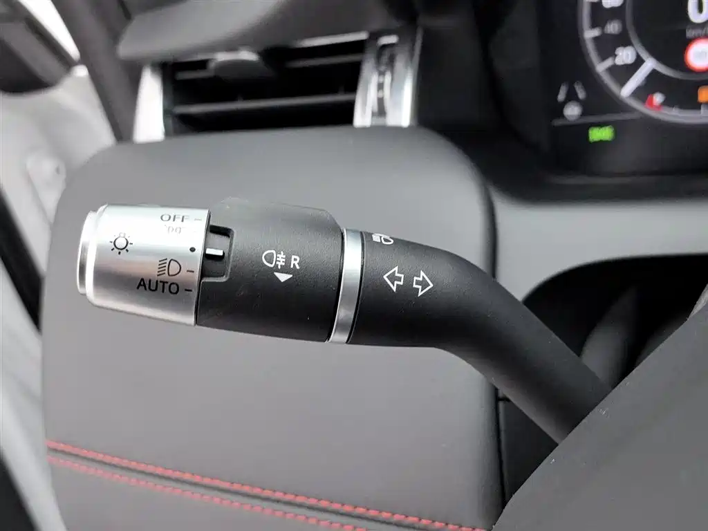 Land Rover Discovery Sport 2020 — фото 21