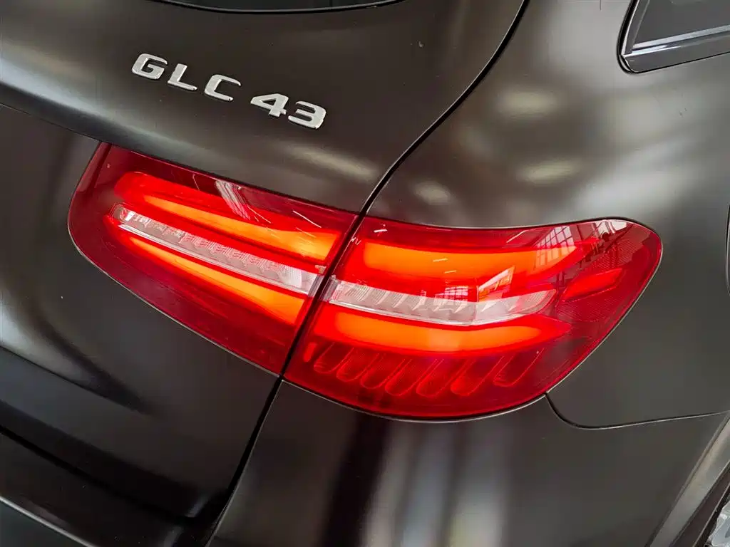 Mercedes-Benz GLC AMG 2018 — фото 23