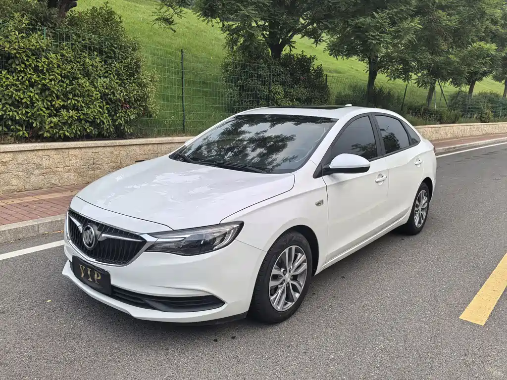 Buick Excelle 2019 — фото 1