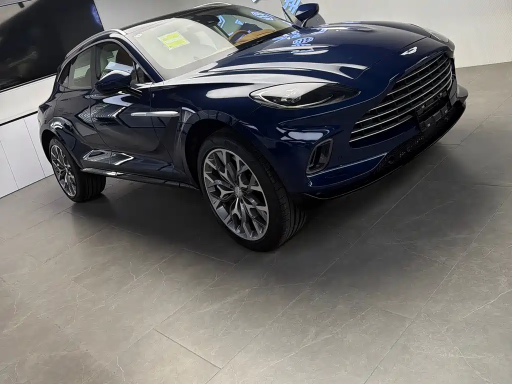 Aston Martin DBX — фото 4