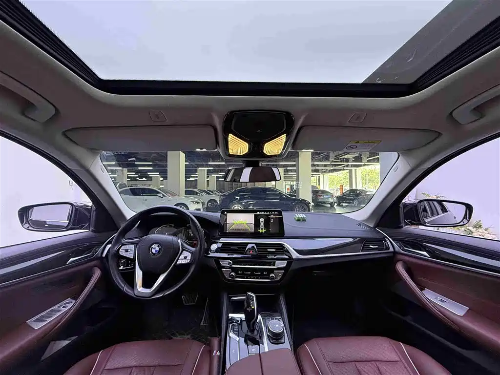 BMW 5 Series 2023 — фото 13