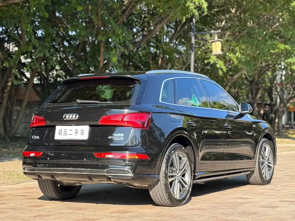 Audi Q5L 2021 — фото 8