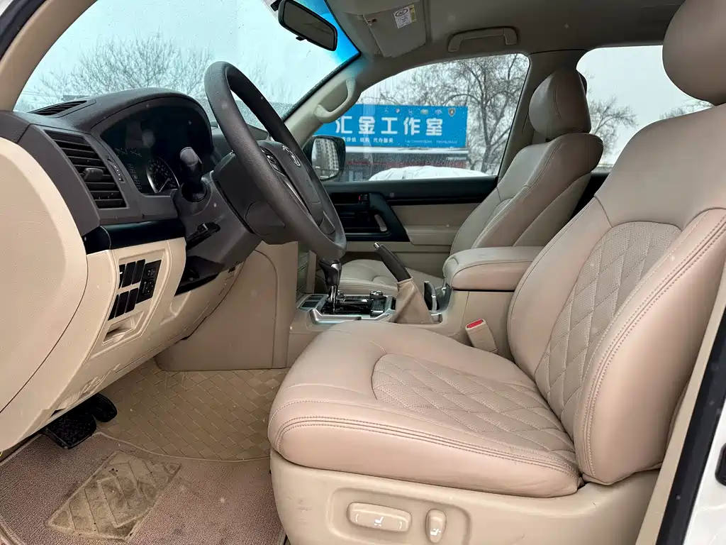 Toyota Land Cruiser 2020 — фото 4