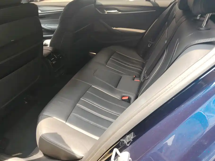 BMW 5 Series 2020 — фото 11
