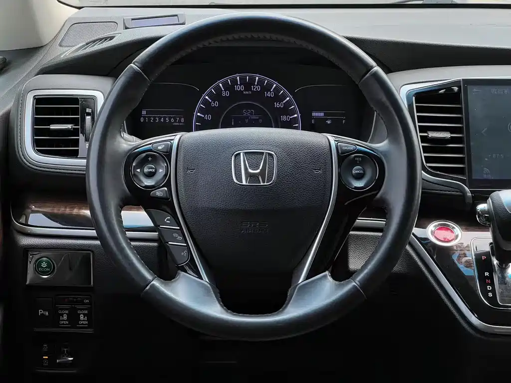 Honda Odyssey 2017 — фото 12
