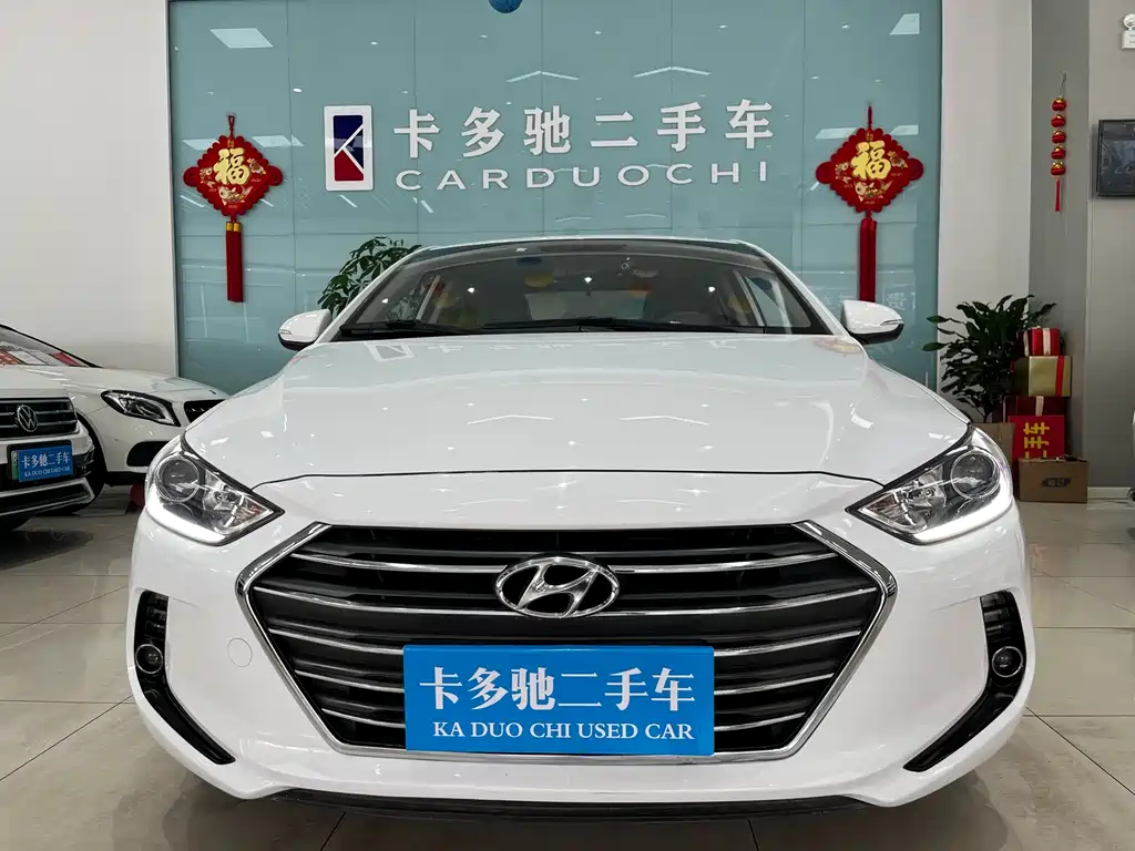 Hyundai Elantra 2019 — фото 4