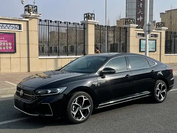 Volkswagen Passat 2025