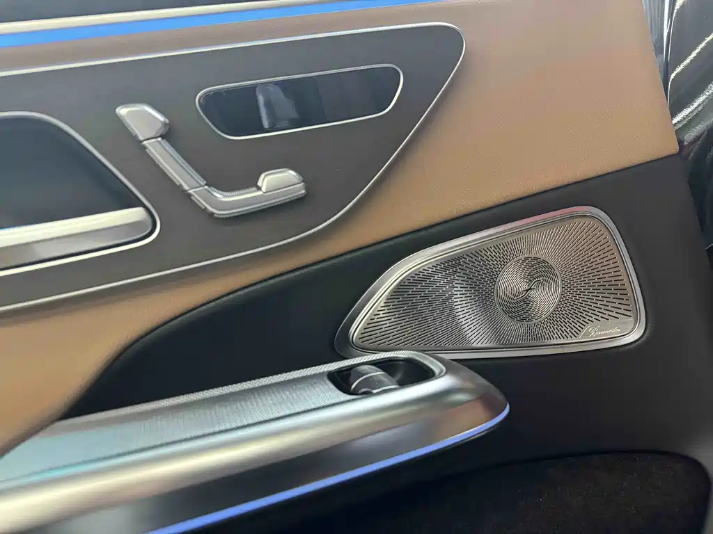 Mercedes-Benz E-Class 2024