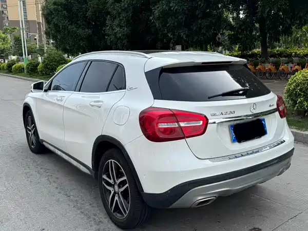 Mercedes-Benz GLA 2015