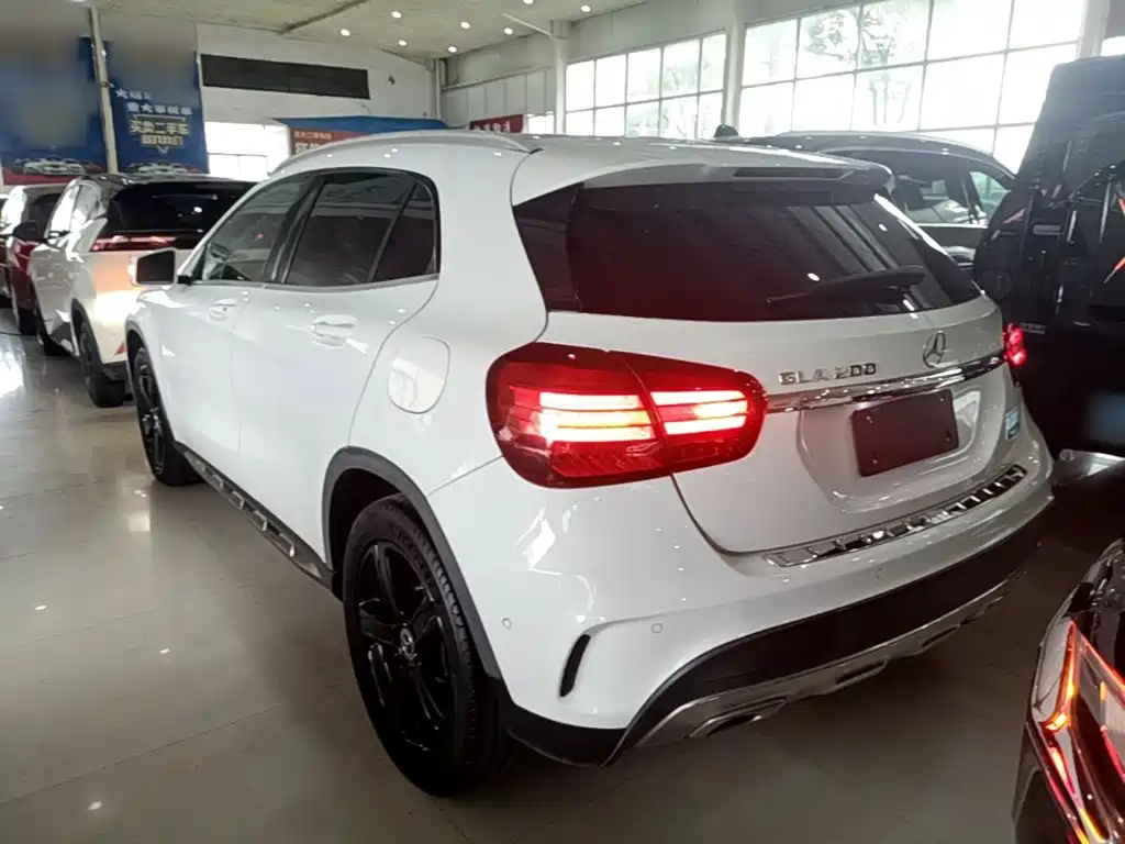 Mercedes-Benz GLA 2019