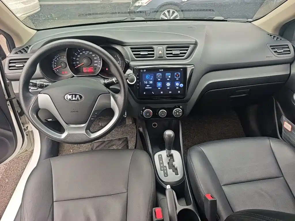Kia K2 2016 — фото 10