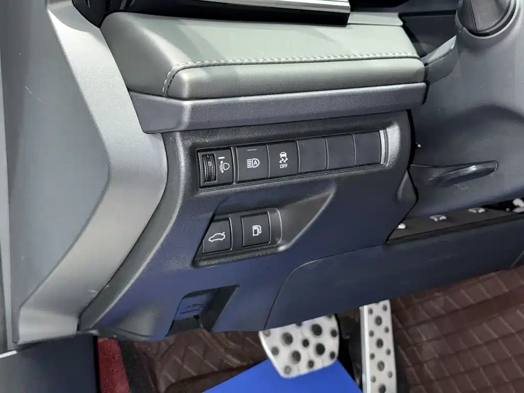 Toyota Camry 2025 — фото 10
