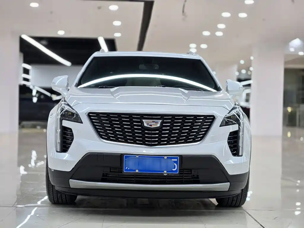 Cadillac XT4 2021 — фото 2